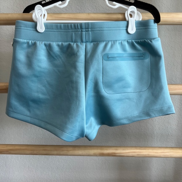 Fabletics Shorts - Picture 2 of 4